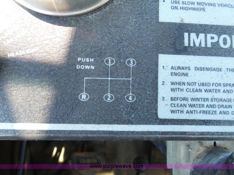 image for item G3747 SpraCoupe 220 self-propelled sprayer