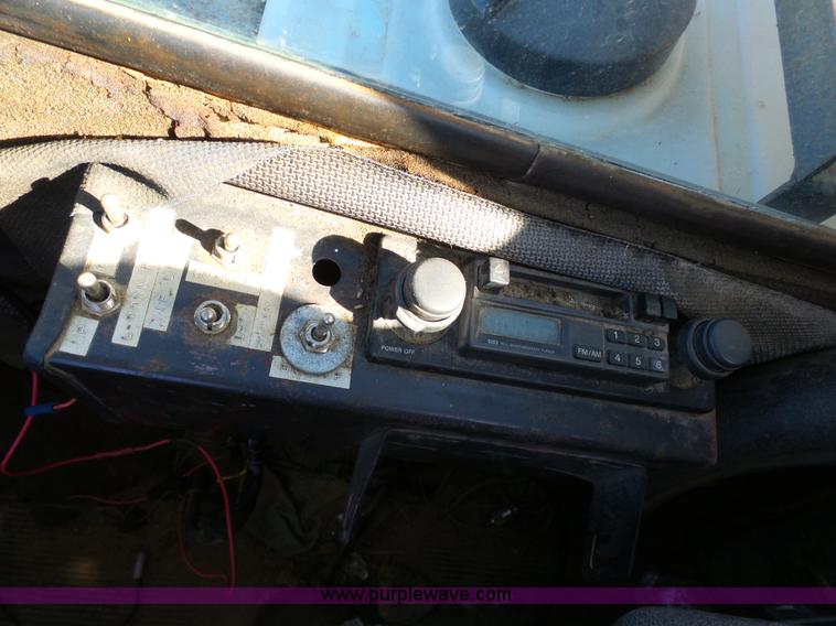 image for item G3747 SpraCoupe 220 self-propelled sprayer