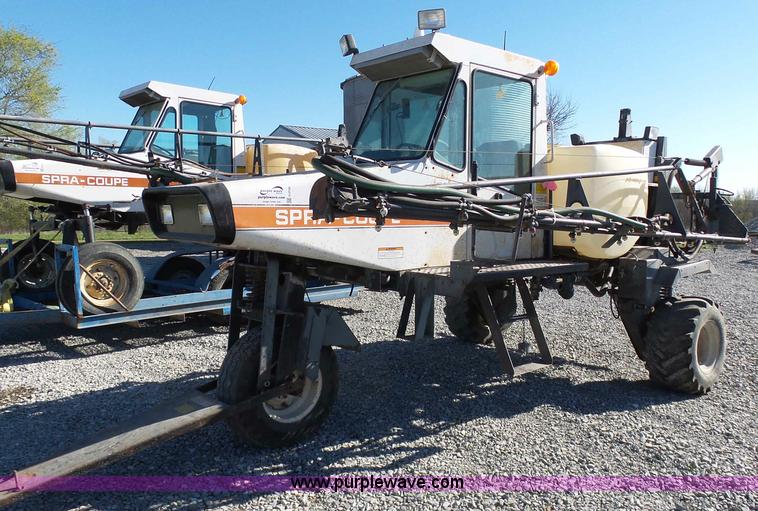image for item G3748 SpraCoupe 220 self-propelled sprayer