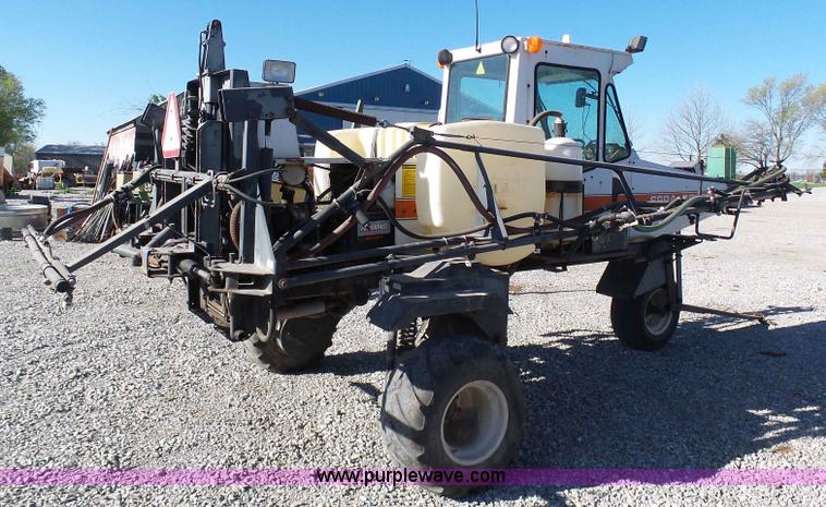 image for item G3748 SpraCoupe 220 self-propelled sprayer