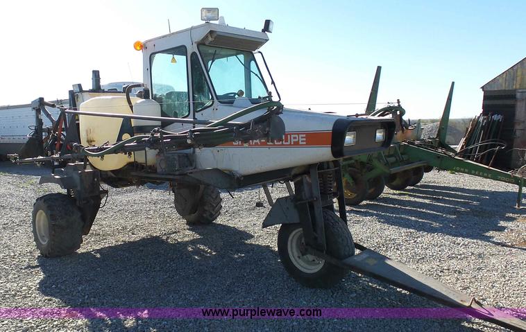 image for item G3748 SpraCoupe 220 self-propelled sprayer