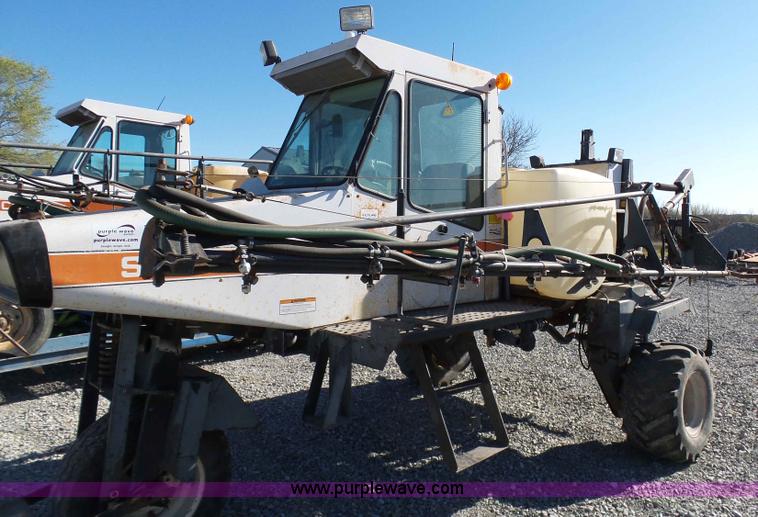 image for item G3748 SpraCoupe 220 self-propelled sprayer