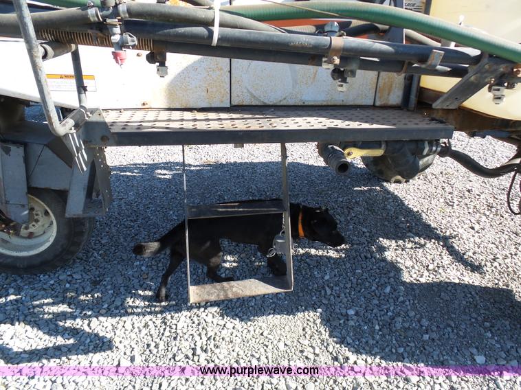 image for item G3748 SpraCoupe 220 self-propelled sprayer