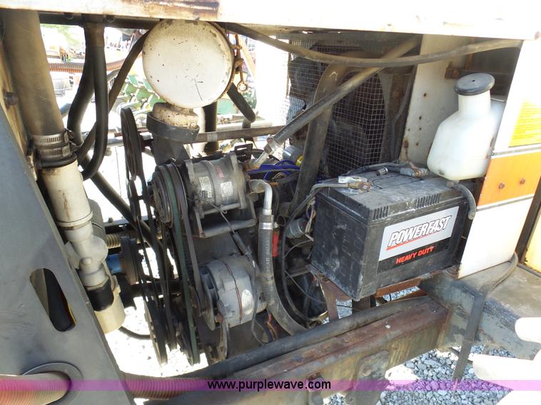 image for item G3748 SpraCoupe 220 self-propelled sprayer