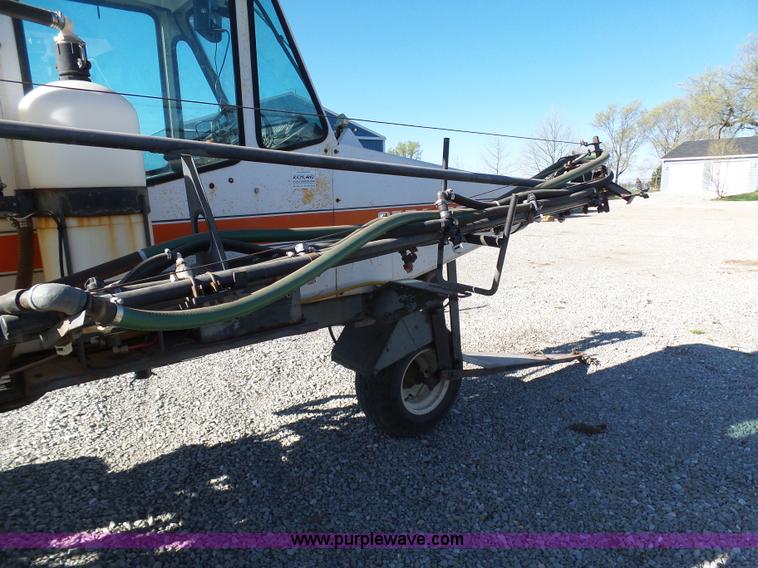 image for item G3748 SpraCoupe 220 self-propelled sprayer