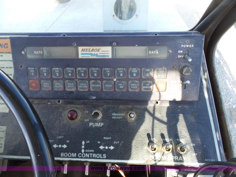 image for item G3748 SpraCoupe 220 self-propelled sprayer