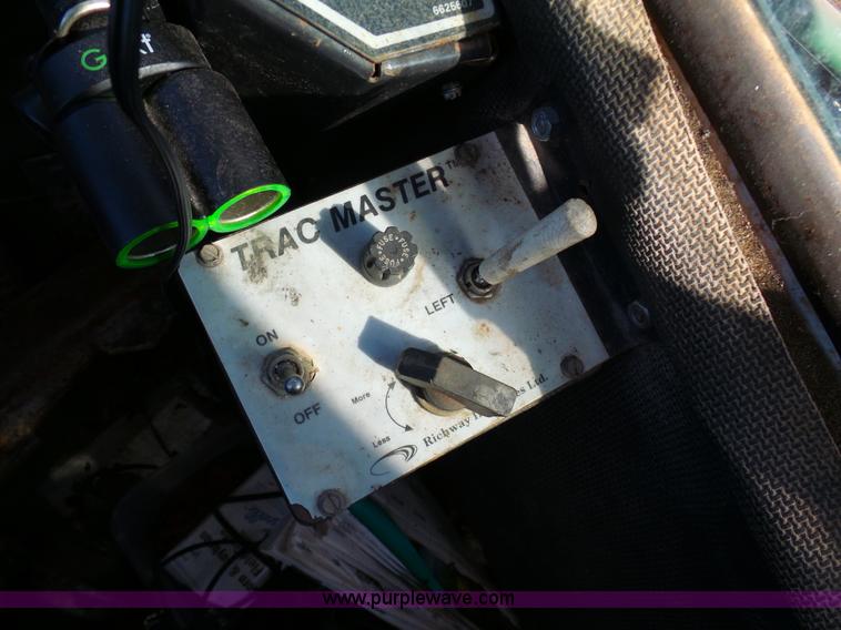 image for item G3748 SpraCoupe 220 self-propelled sprayer