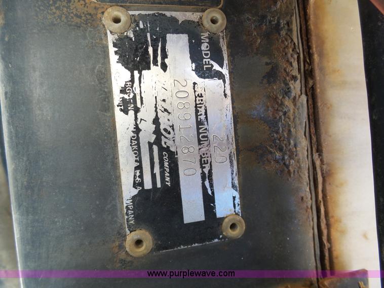 image for item G3748 SpraCoupe 220 self-propelled sprayer