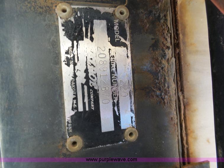 image for item G3748 SpraCoupe 220 self-propelled sprayer