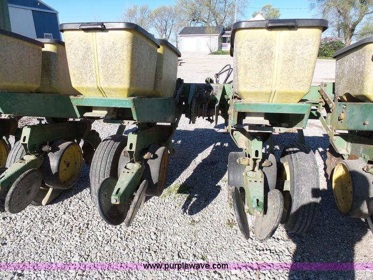 John Deere 7000 notill planter in Warrensburg, MO Item G3749 sold