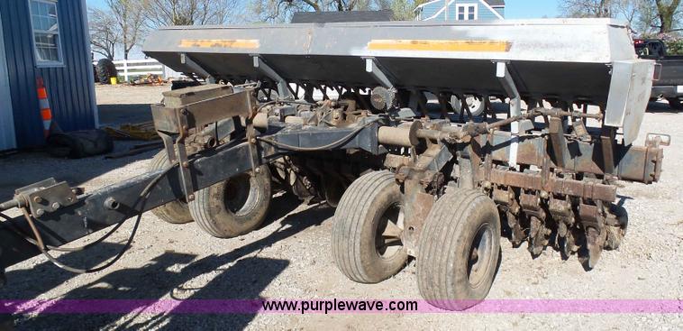 image for item G3750 CrustBuster 3400 no-till grain drill