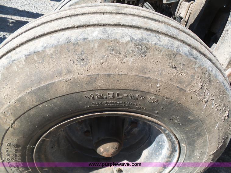 image for item G3750 CrustBuster 3400 no-till grain drill