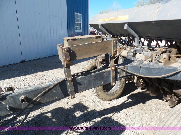 image for item G3750 CrustBuster 3400 no-till grain drill