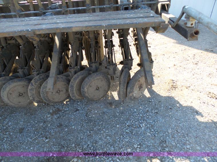 image for item G3750 CrustBuster 3400 no-till grain drill