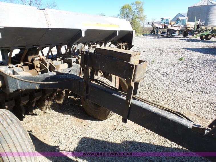 image for item G3750 CrustBuster 3400 no-till grain drill