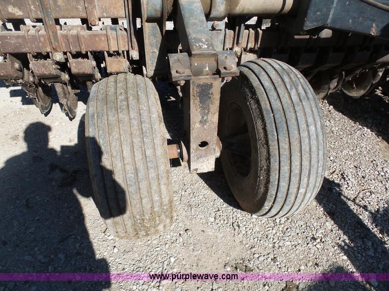 image for item G3750 CrustBuster 3400 no-till grain drill