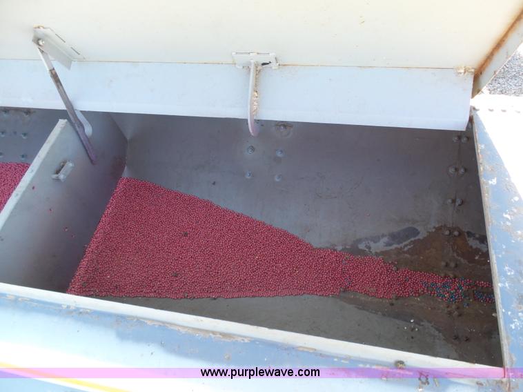 image for item G3750 CrustBuster 3400 no-till grain drill