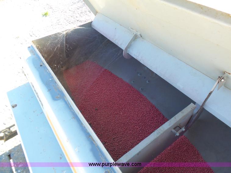 image for item G3750 CrustBuster 3400 no-till grain drill