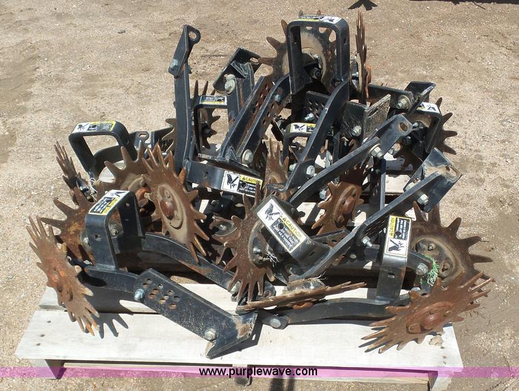 image for item J6128 John Deere 7200 planter