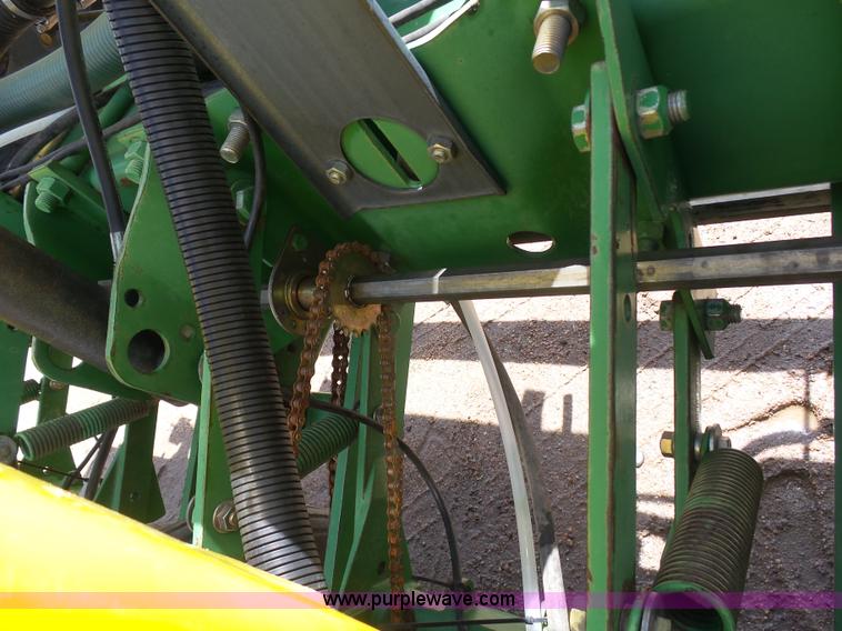 image for item J6128 John Deere 7200 planter
