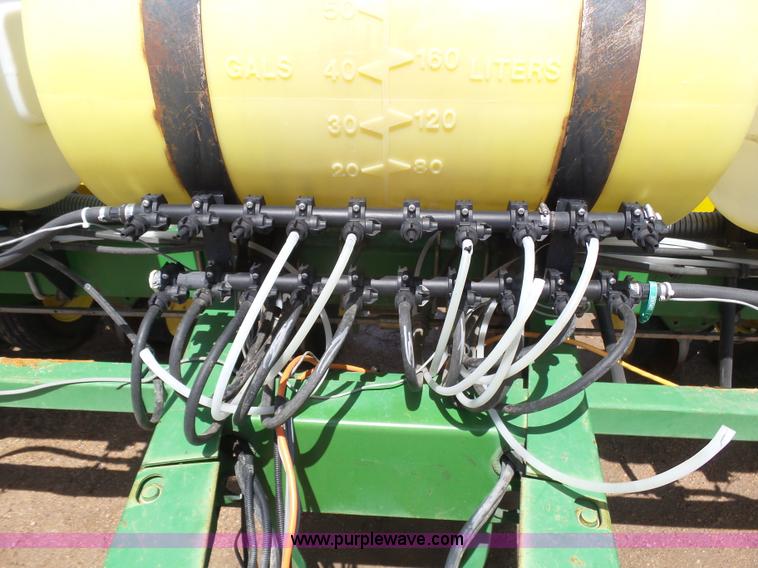 image for item J6128 John Deere 7200 planter