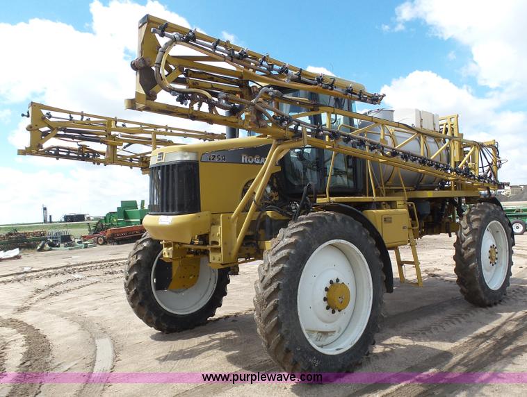 image for item J6129 Ag-Chem RoGator 1254 self-propelled sprayer