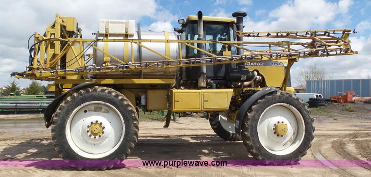 image for item J6129 Ag-Chem RoGator 1254 self-propelled sprayer