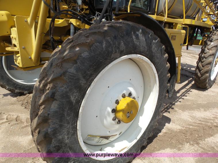 image for item J6129 Ag-Chem RoGator 1254 self-propelled sprayer