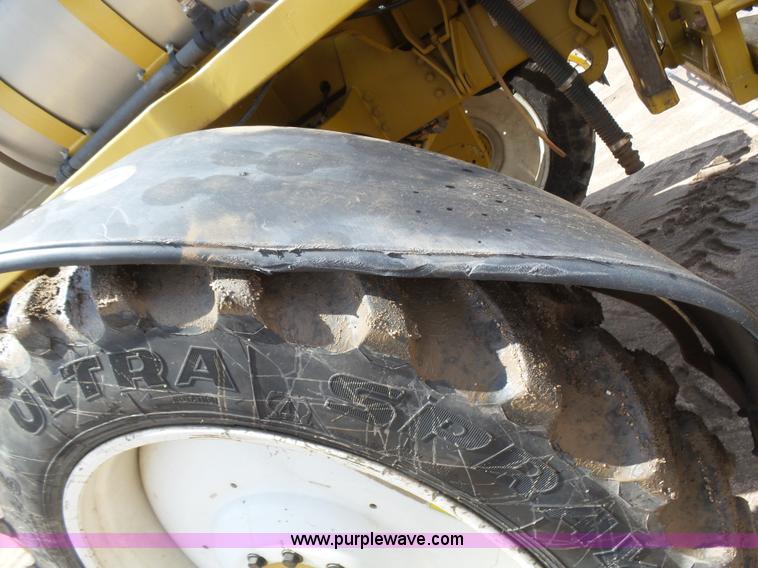 image for item J6129 Ag-Chem RoGator 1254 self-propelled sprayer