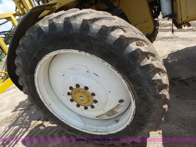 image for item J6129 Ag-Chem RoGator 1254 self-propelled sprayer