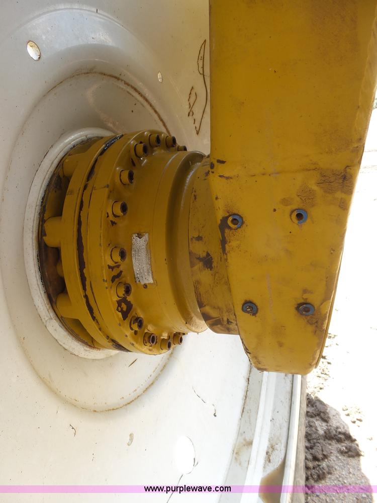 image for item J6129 Ag-Chem RoGator 1254 self-propelled sprayer