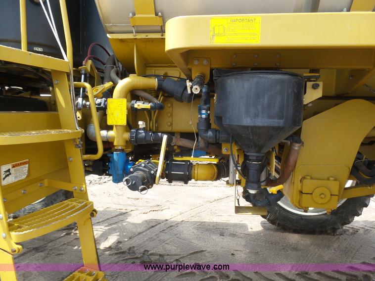 image for item J6129 Ag-Chem RoGator 1254 self-propelled sprayer