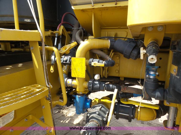 image for item J6129 Ag-Chem RoGator 1254 self-propelled sprayer