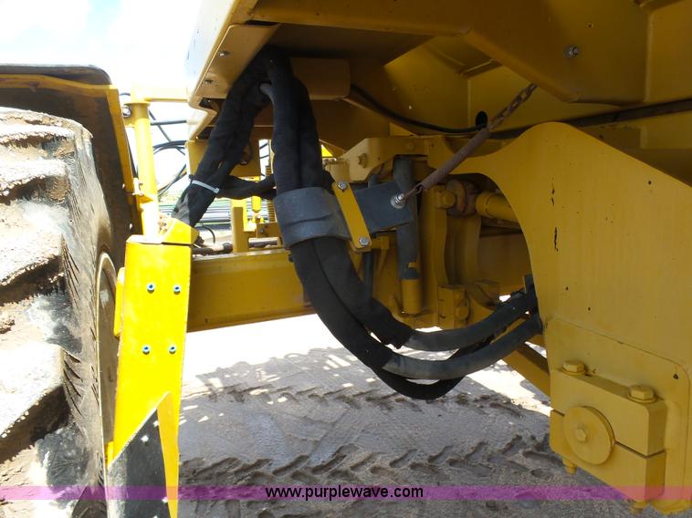 image for item J6129 Ag-Chem RoGator 1254 self-propelled sprayer