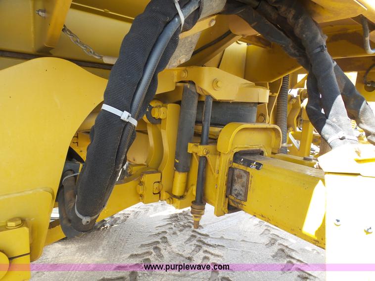 image for item J6129 Ag-Chem RoGator 1254 self-propelled sprayer