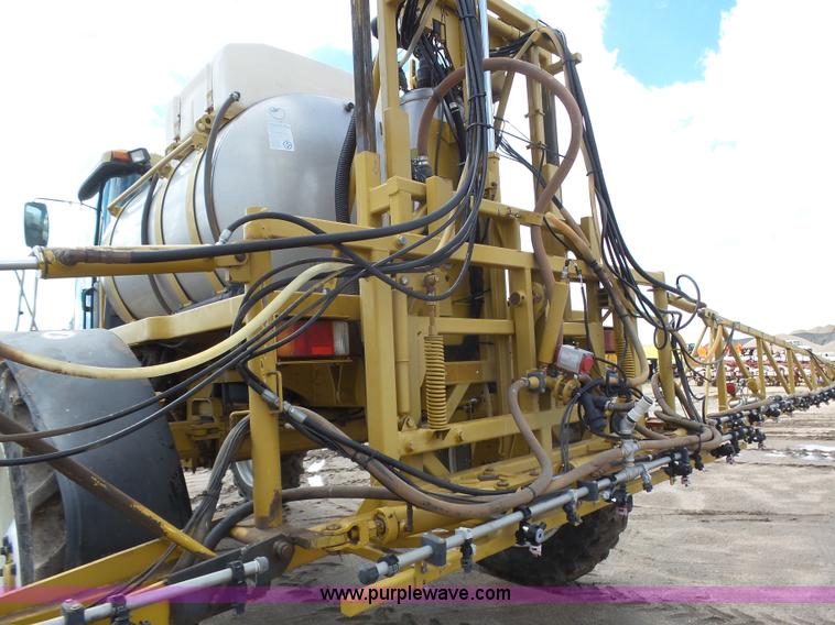 image for item J6129 Ag-Chem RoGator 1254 self-propelled sprayer