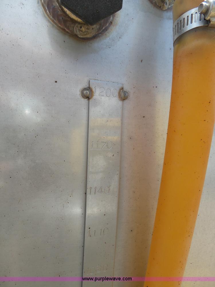 image for item J6129 Ag-Chem RoGator 1254 self-propelled sprayer