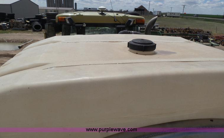 image for item J6129 Ag-Chem RoGator 1254 self-propelled sprayer