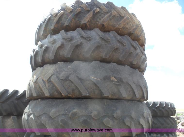 image for item J6129 Ag-Chem RoGator 1254 self-propelled sprayer