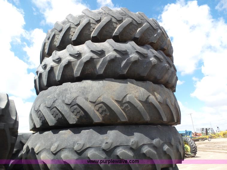 image for item J6129 Ag-Chem RoGator 1254 self-propelled sprayer