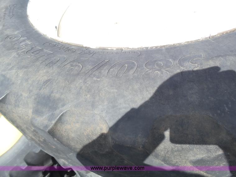 image for item J6129 Ag-Chem RoGator 1254 self-propelled sprayer