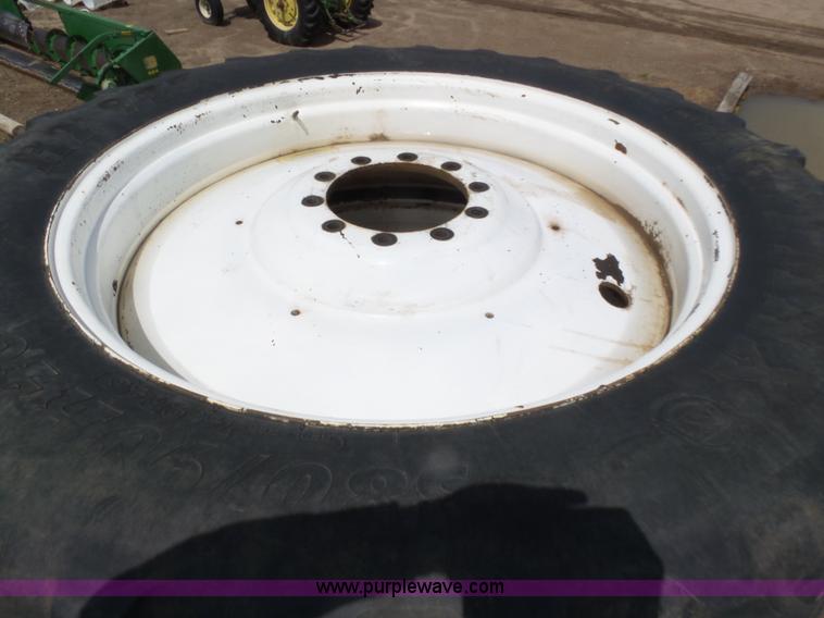 image for item J6129 Ag-Chem RoGator 1254 self-propelled sprayer