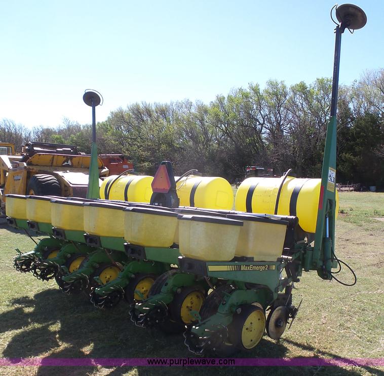 image for item J6130 John Deere 7200 planter
