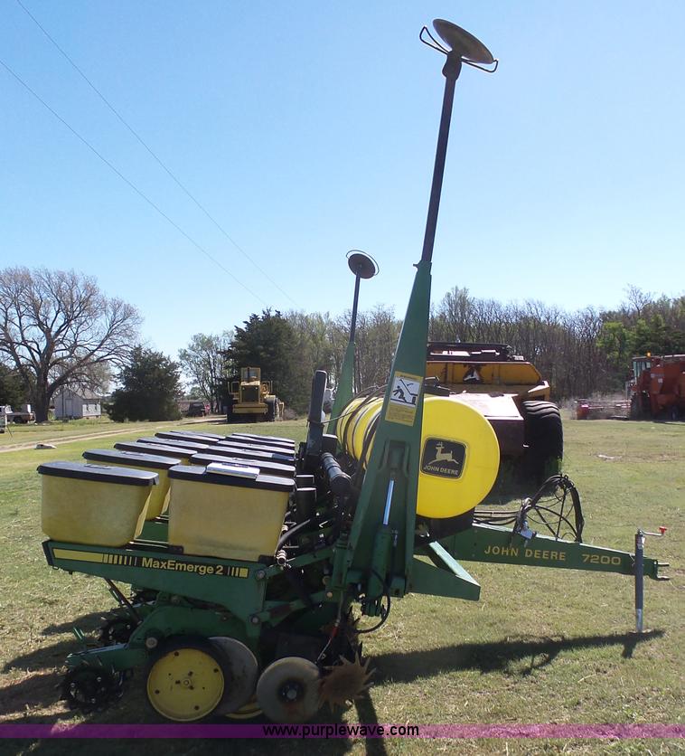 image for item J6130 John Deere 7200 planter