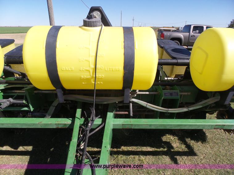 image for item J6130 John Deere 7200 planter