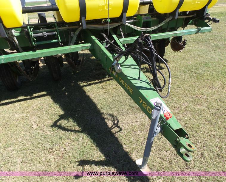 image for item J6130 John Deere 7200 planter