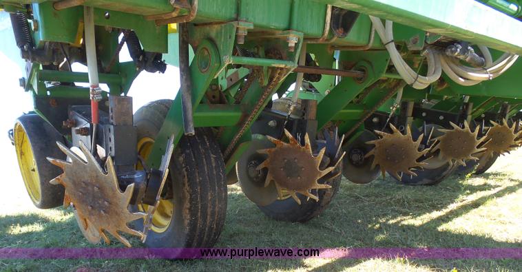 image for item J6130 John Deere 7200 planter