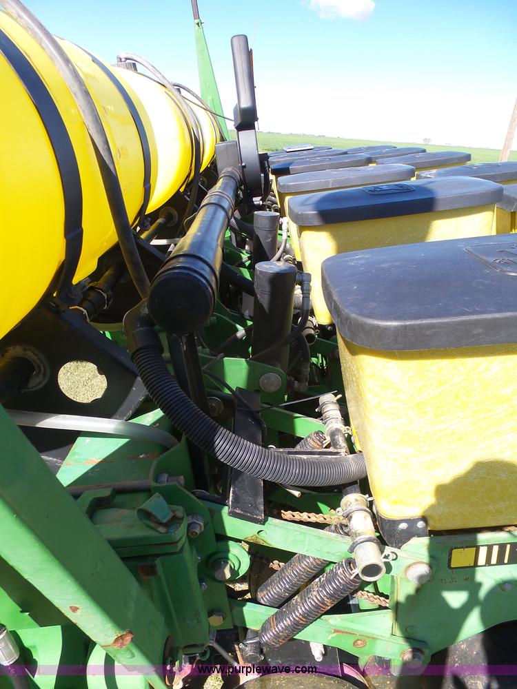 image for item J6130 John Deere 7200 planter