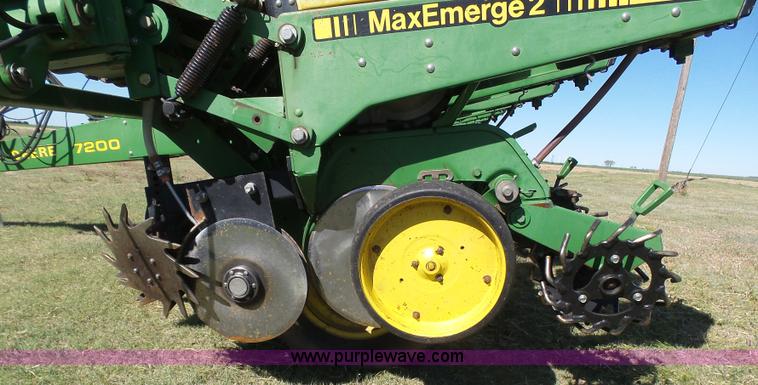 image for item J6130 John Deere 7200 planter