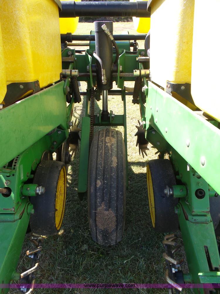 image for item J6130 John Deere 7200 planter